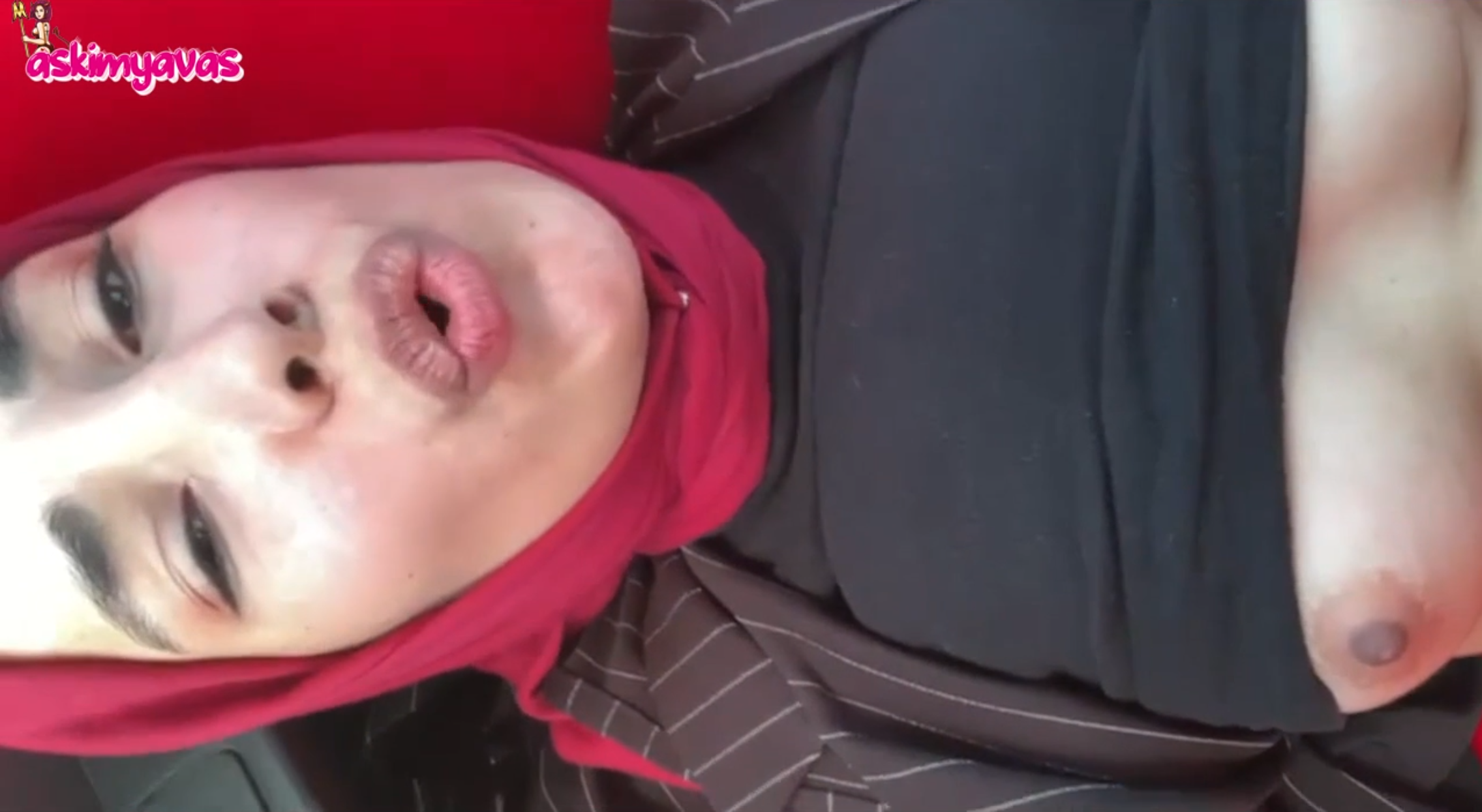 Toros arabada türbanlı inlemeli sevişiyor🔥🔥😍😍